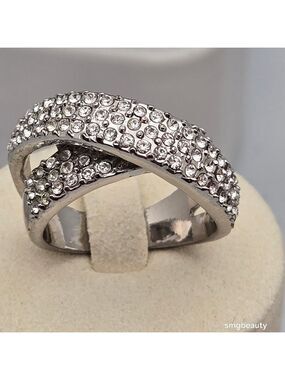 ✨2/$10✨ Silver Tone Crystal Crossover Statement Bling Sparkly Ring Size 9.5